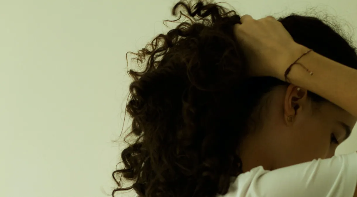 Buscas por cabelo cacheado no Google dobraram em 5 anos; veja principais dúvidas